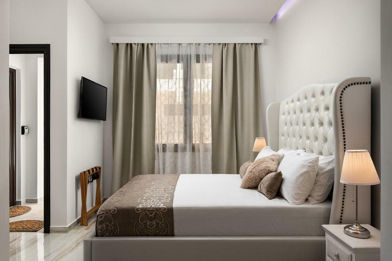 Pozzi Di Lusso Suites Chrissi Akti Chania Exterior foto