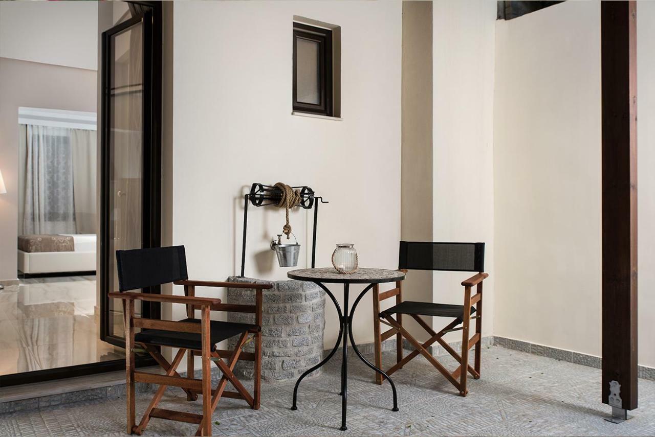 Pozzi Di Lusso Suites Chrissi Akti Chania Exterior foto